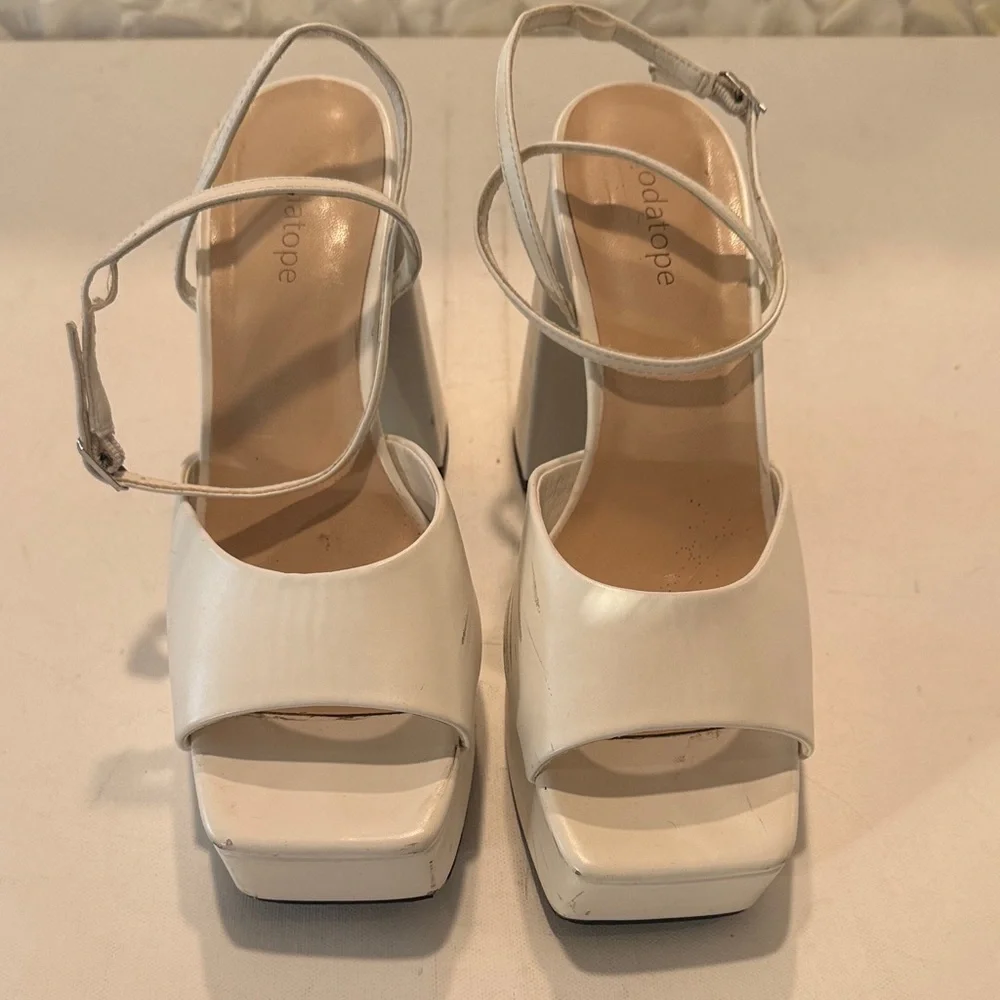 Modatope White Platform Sandals